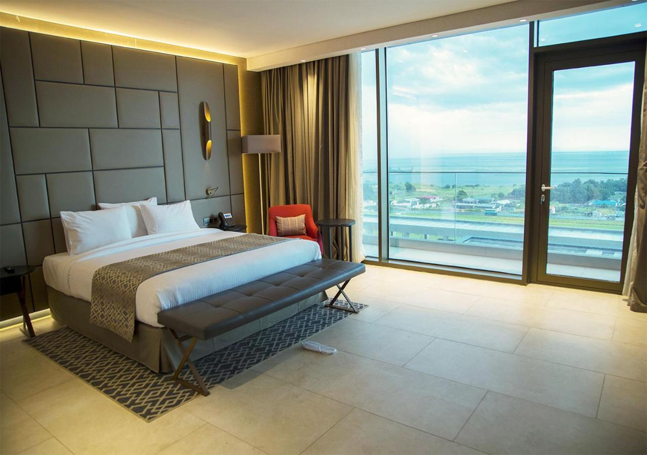 Grand Hotel De Kintele บราซซาวิล ภายนอก รูปภาพ